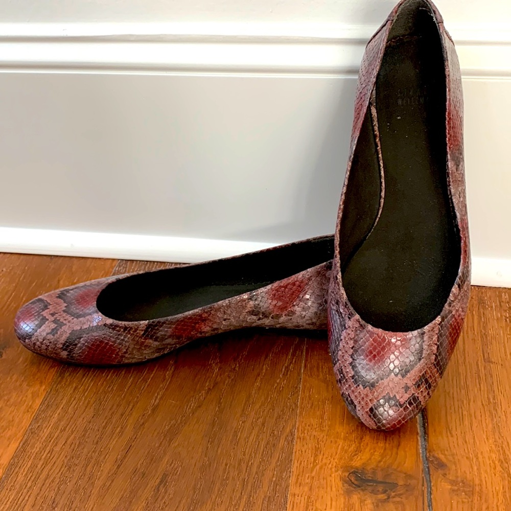 Stuart Weitzman snake skin flats size 12